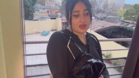 Me Cojo Al Kiosquero Hasta Tragarme Su Leche
